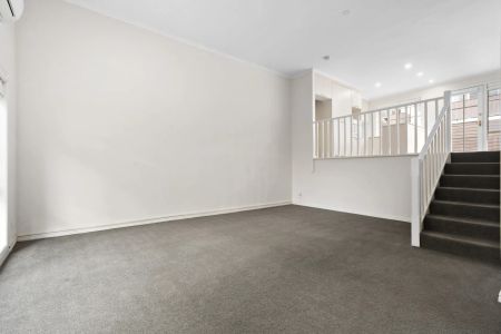 11 Park Lane, South Yarra. - Photo 5