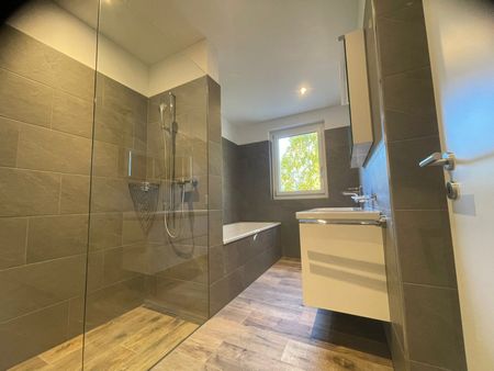 NUR MIT FESTWOHNSITZ! – ERSTBEZUG – BALKON MIT PANORAMASICHT! - Foto 4