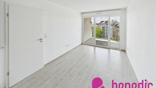 LOCATION THIONVILLE F5 CUISINE EQUIPEE TERRASSE DEUX CAVES DEUX PARKING - Photo 1