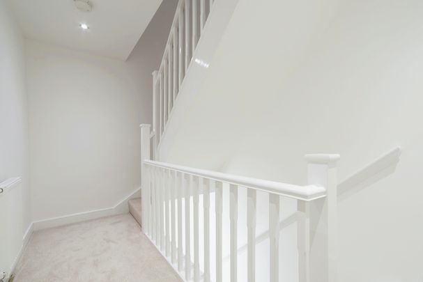 New Build Two Bedroom Townhouse to let in Lawnswood, Leeds - Photo 1