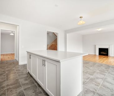 For Lease - 7 Walters Street, Kawartha Lakes, Ontario - Photo 3