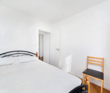 3 bedroom flat to rent - Photo 5