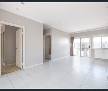 Private & Quiet, cottage located at back of block - Photo 2