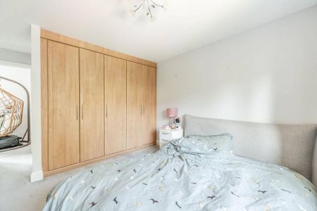 4 bedroom detached house to rent - Photo 4