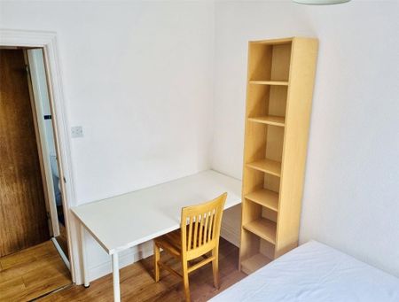5 bedroom semi-detached house to rent - Photo 3