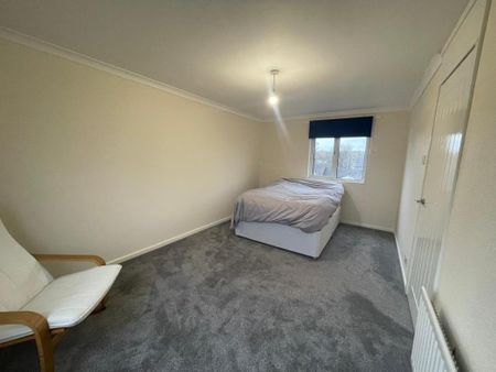 3 bedroom terraced house to rent - Photo 4