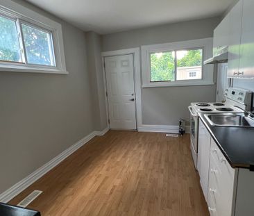 For Lease - 18 Jolliet Avenue Unit# A, Vanier and Kingsview Park, O... - Photo 5