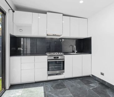 Private & Secure Granny Flat - Photo 2