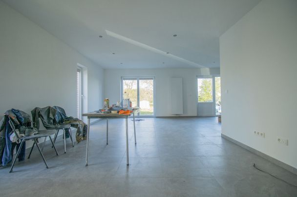MAGNIFIQUE MAISON 4 CHAMBRES AVEC GARAGE ET JARDIN à 7134 Binche Leval-Trahegnies  Loyer: 1 600 € / mois - Photo 1