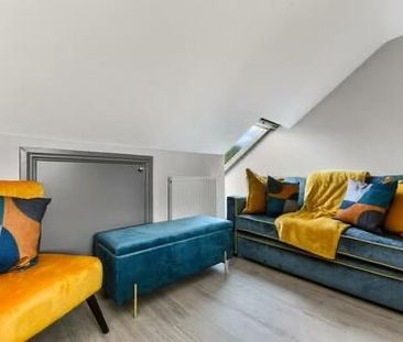 3 Bed Terraced House, Southfield Road, W4 - Photo 2