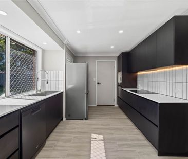 Charming Family Home - Photo 2