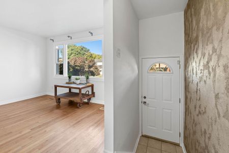 For Lease - 1308 Summerville Avenue, Carlington - Central Park, Ontario - Photo 3