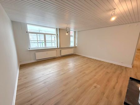 Flat in charming house - for rent - Photo 2