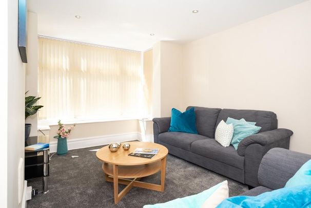 1 bedroom in a house share to rent - Photo 1