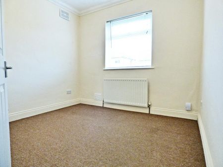 2 bedroom ground floor maisonette to rent - Photo 3