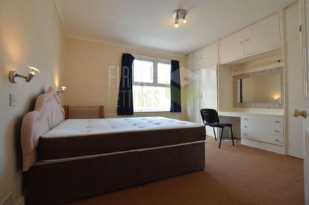 4 bedroom terraced house to rent - Photo 4