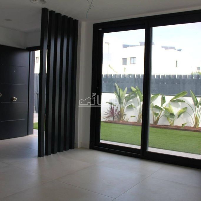 Luxury 4 room Detached House for rent in Bétera, Spain - Photo 1