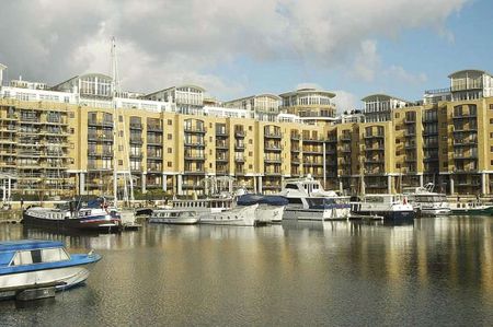 A well appointed two bedroom two bathroom apartment located on the 2nd floor of this sought after and prestigious development overlooking St. Katharine's Dock Marina. - Photo 4