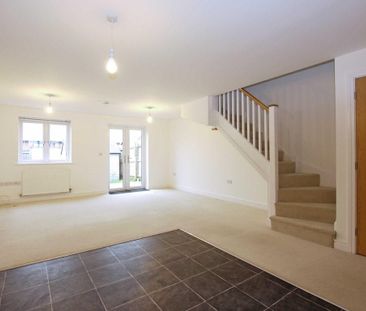 3 bedroom terraced house to rent - Photo 2