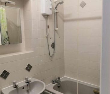 Marks Court, SS1 - Photo 3