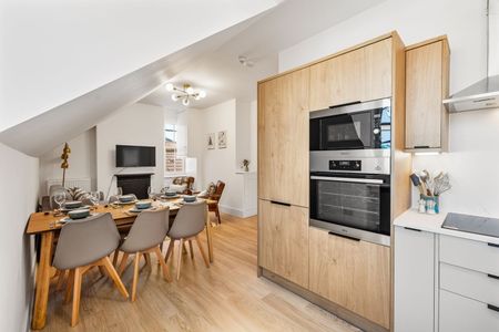 3 Bed Flat, Sackville Gardens, BN3 - Photo 3