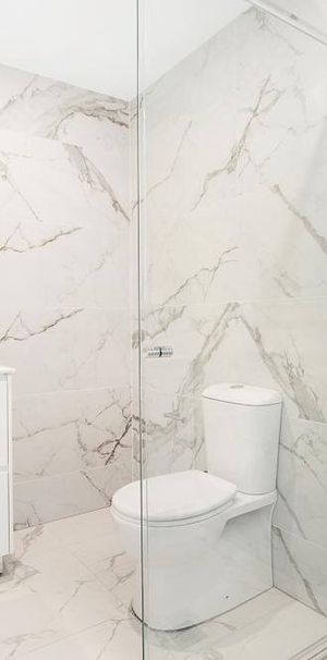 NEAR NEW LUXURY 1 BEDROOM UNIT - 'OCEAN AIR' - Photo 2