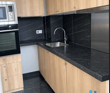 Location Appartement 1 pièce 28m² COURBEVOIE 92400 - Photo 2