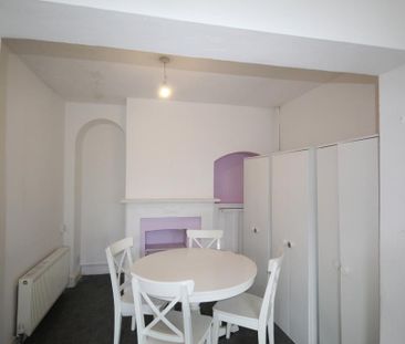 4 bedroom terraced house to rent - Photo 2