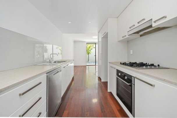 39 Ivy Street, Botany NSW 2019 - Townhouse For Rent | Domain - Photo 1