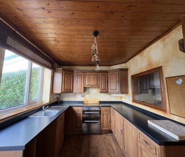 3 bedroom semi-detached house to rent - Photo 6