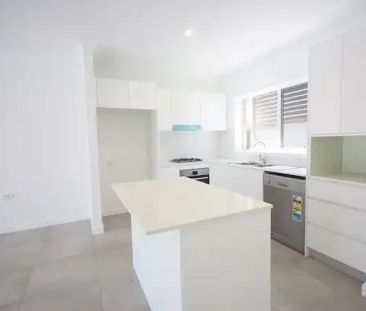 Spacious Two Bedroom Unit - Photo 4