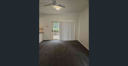 Townhouse in a gated complex - Photo 2