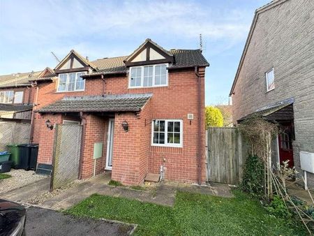 Lych Gate Mews, Lydney, GL15 - Photo 2