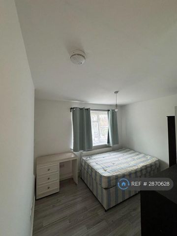 1 bedroom in a house share to rent - Photo 5