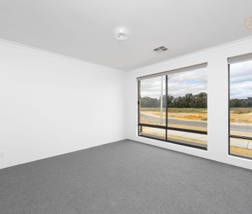 Great Size Family Home with Theatre Room @ $750 Per Week - Photo 2