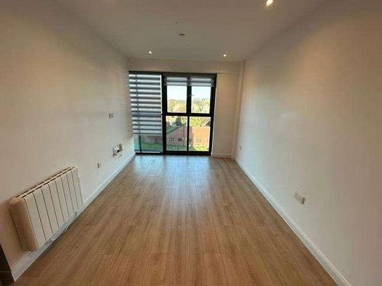 Slough, Berkshire, SL1 - Photo 1