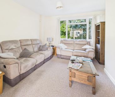 3 bedroom semi-detached house to rent - Photo 6