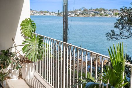 TRANQUIL & SCENIC WATERSIDE RESIDENCE - Photo 5