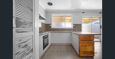 Comfortable Family Home in Woodville Park - Photo 3