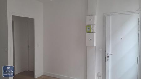 Location Appartement 3 pièces 56m² PARIS 10ème - Photo 4