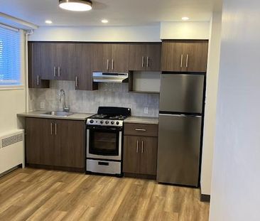 1 1/2 tout rénové à Dorval, près des services - Photo 2