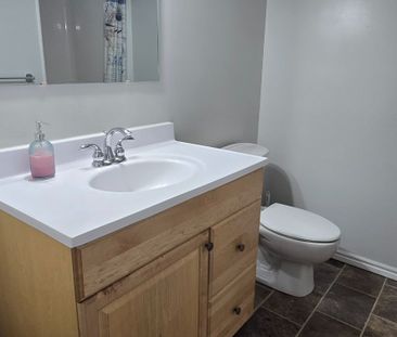 For Lease - 30 Tara Crescent, Thorold, Ontario - Photo 3