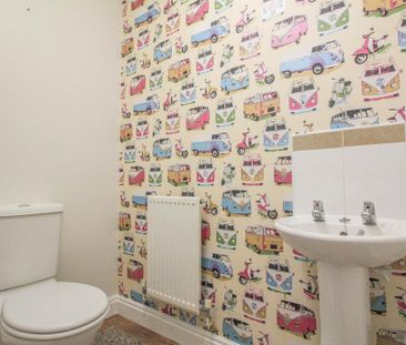 3 bedroom semi-detached house to rent - Photo 3