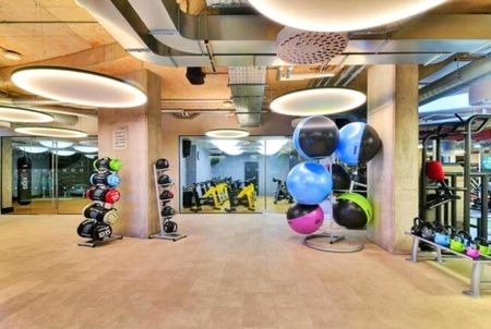 New Providence Wharf, 1 Fairmont Avenue, London, E14 - Photo 2