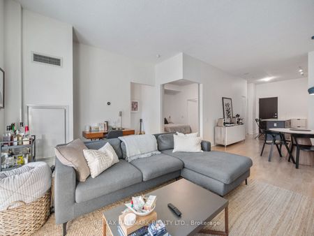 Vu Condos and Lofts , #312 - Photo 5