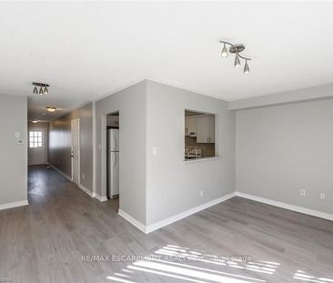 For Lease - 626 Taylor Crescent, Burlington, Ontario - Photo 3