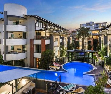 Peaceful, Convenient Living in the Heart of Teneriffe - Photo 3