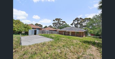 Spacious 3-Bed Home on 1,000sqm Block in Heart of Lilydale - Photo 3