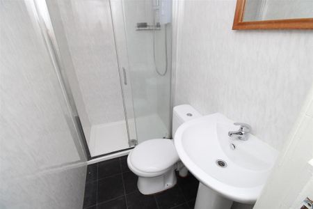 1 bedroom ground floor flat to rent - Photo 5