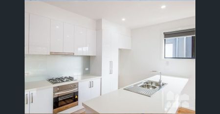 Modern Styling 3 Bedroom Townhouse - Photo 4